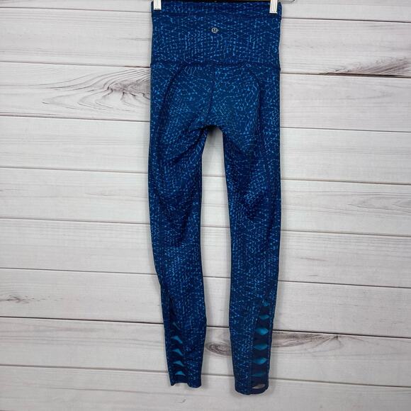 Lululemon Pure‎ Practice Pant Samba Snake Kayak Hero Blue Tight Size 2 - Picture 1 of 6